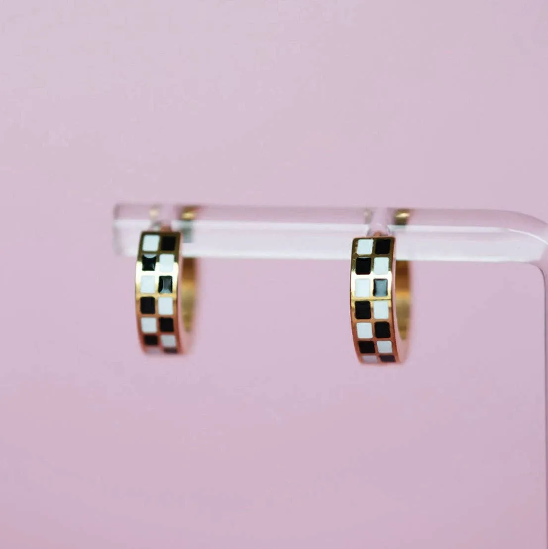 Black/White Checkered Huggies