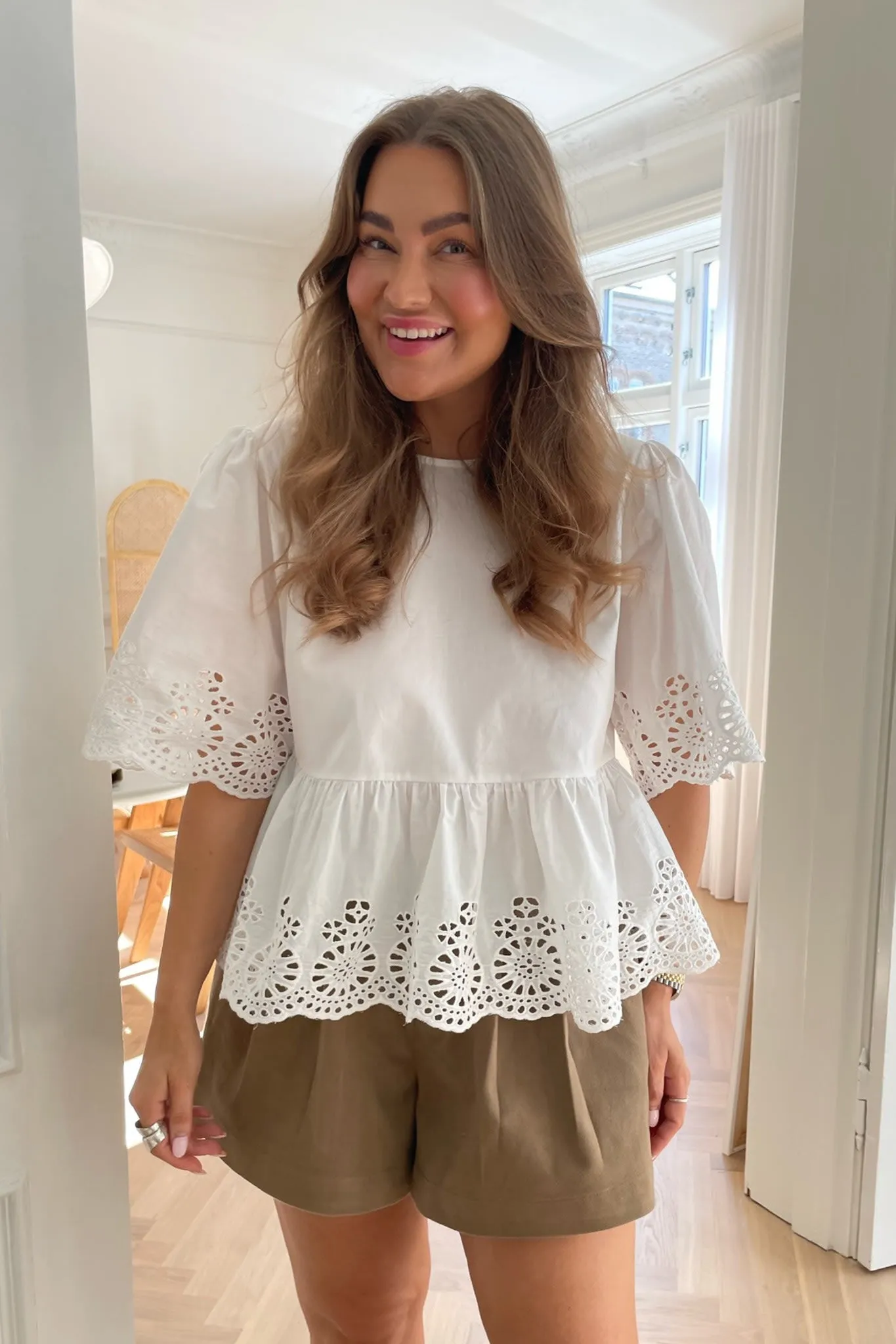 LulaIC Top - Hvid Broderi