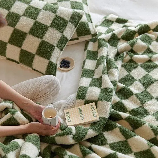 Retro Checkerboard Cozy Sherpa Mini Throw Blanket