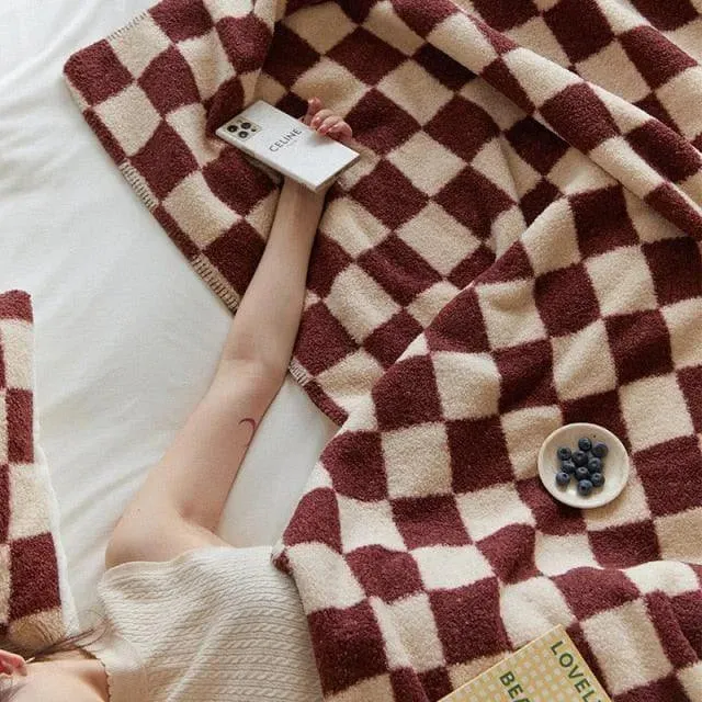 Retro Checkerboard Cozy Sherpa Mini Throw Blanket
